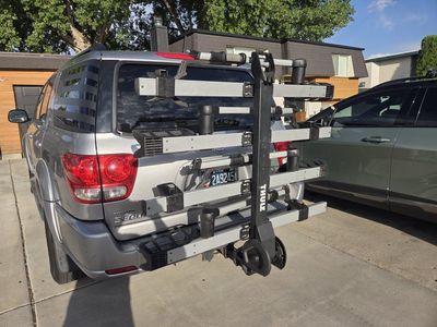 Thule T2 Pro XT 4 Bike Rack W/Bike & Hitch Locks