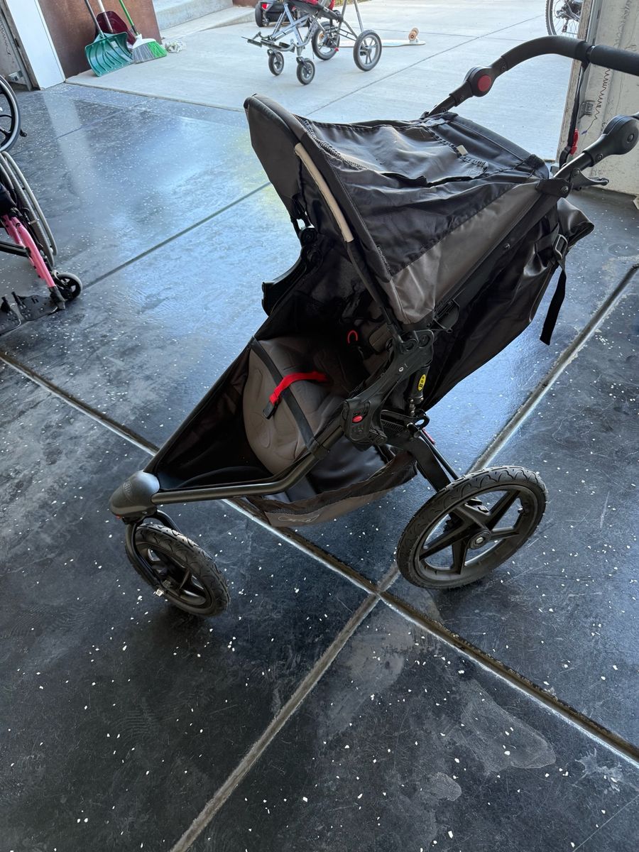 BOB Revolution Jogging Stroller – All Terrain – Black