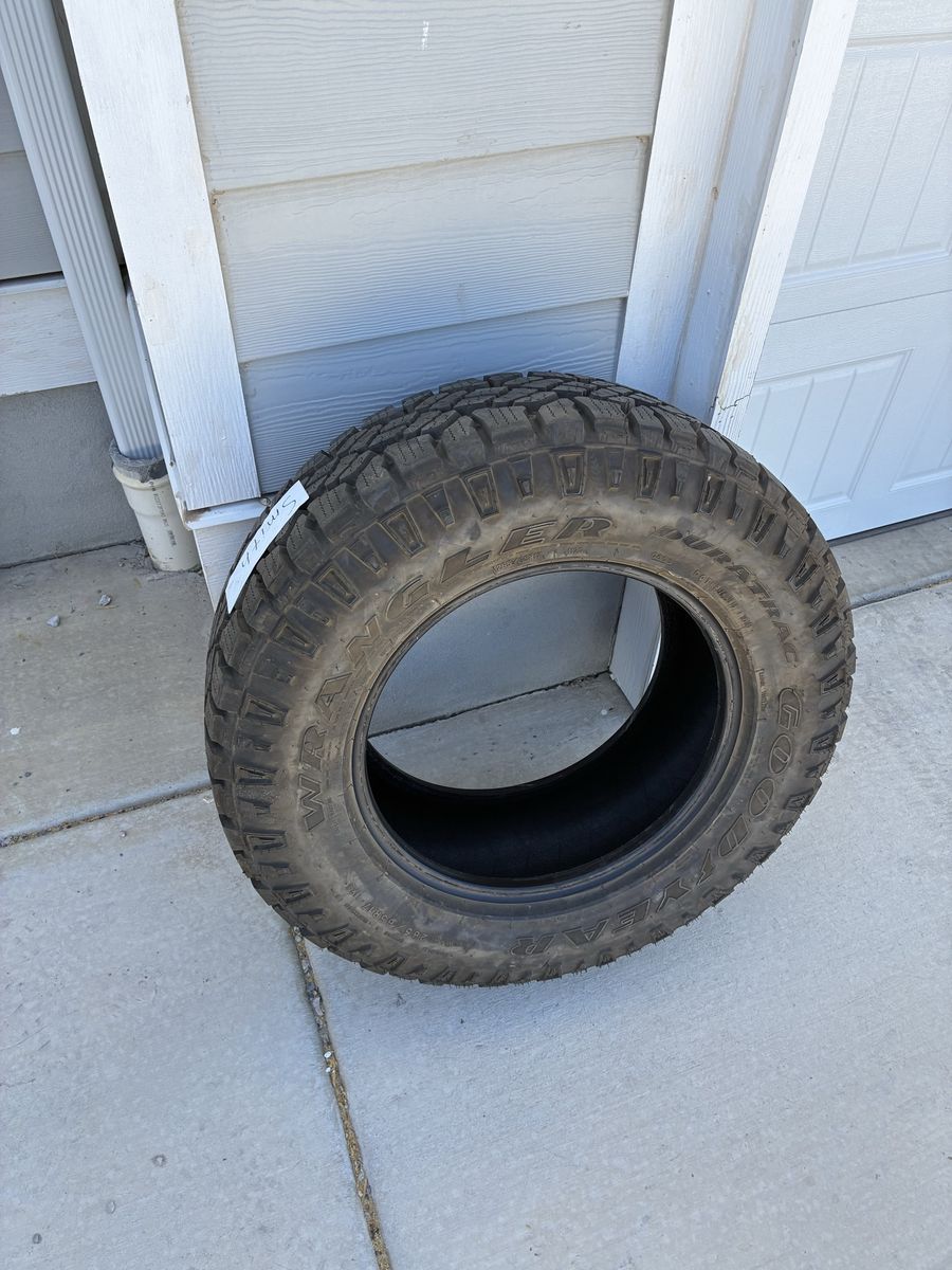 265/65/17 Goodyear Duratrac Tire