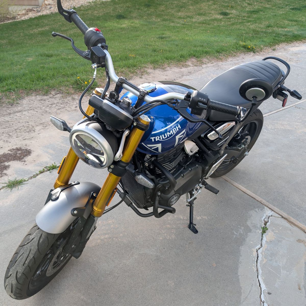 2024 Triumph Speed 400 - Blue - Accessories