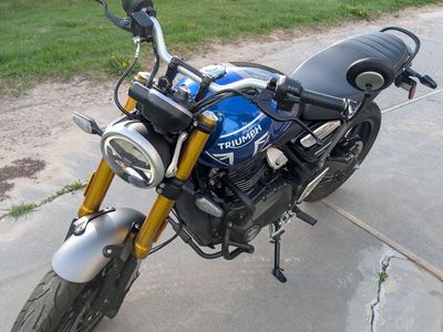 2024 Triumph Speed 400 - Blue - Accessories