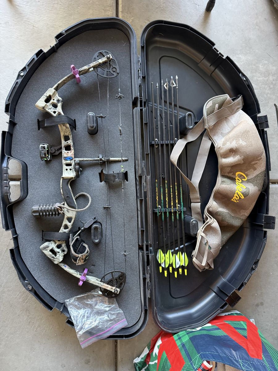 Diamond back razor edge bow