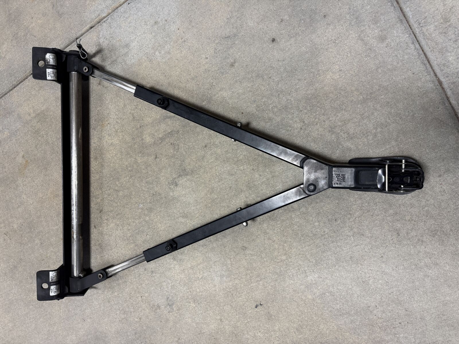 Stowmaster 5000 tow bar, removable arms, safety cables