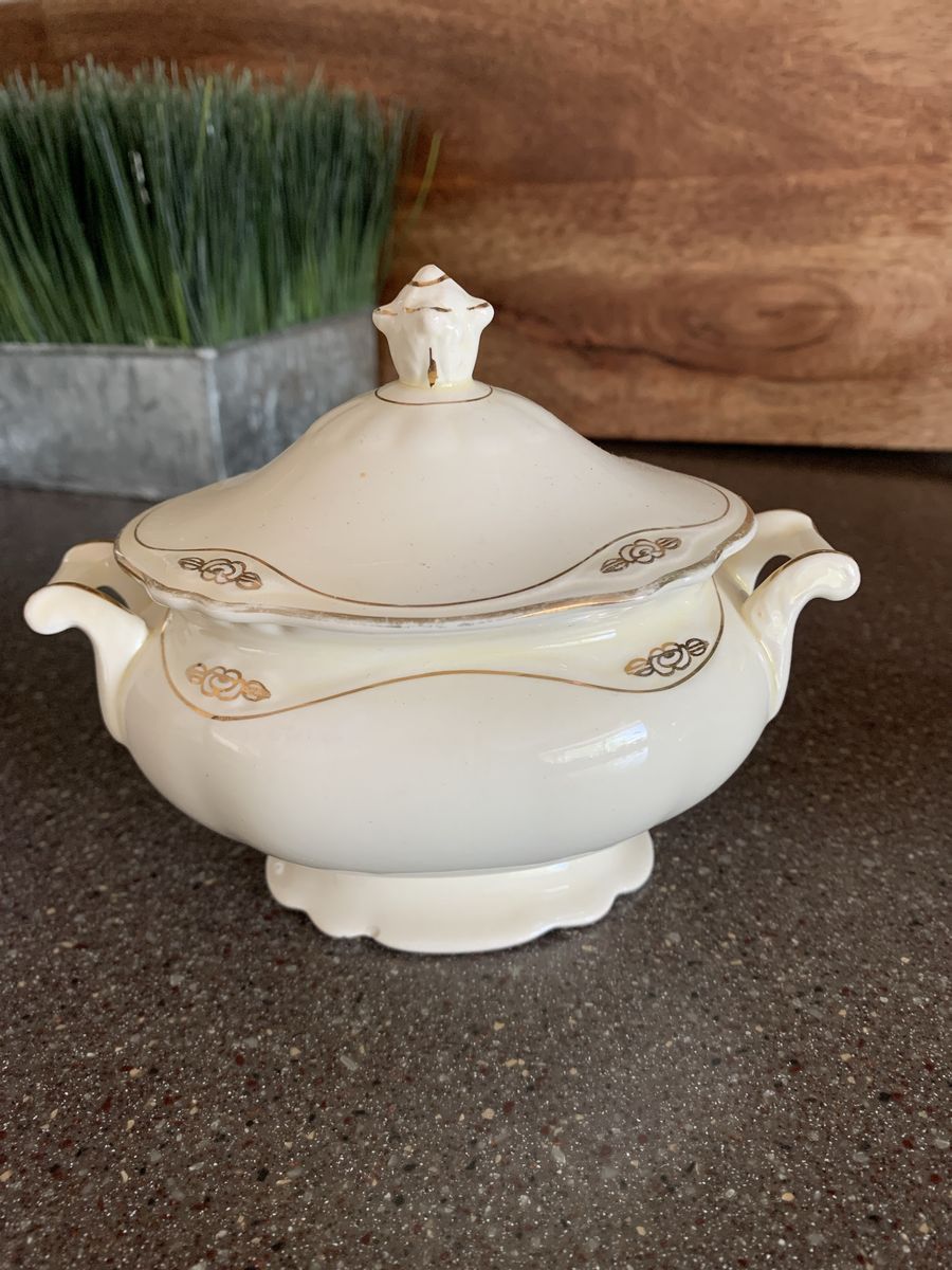 Homer Laughlin Virginia Rose Covered Sugar Bowl and Creamer Set