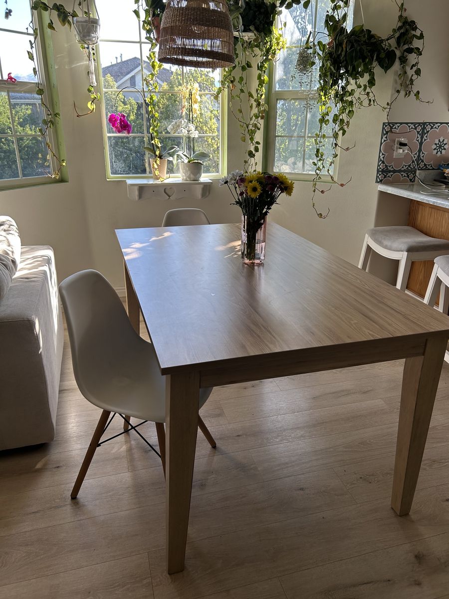Dining table seats 6