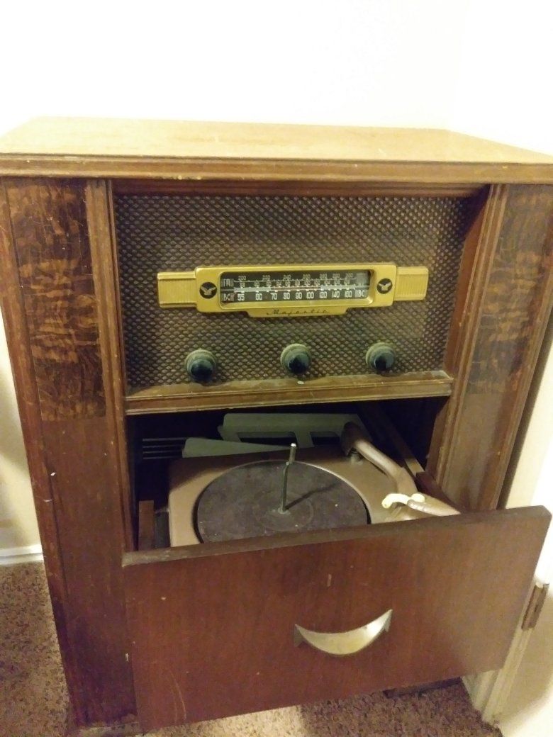 Vintage Majestic Radio-Phonograph Console - Classic Tube Radio & Record Player