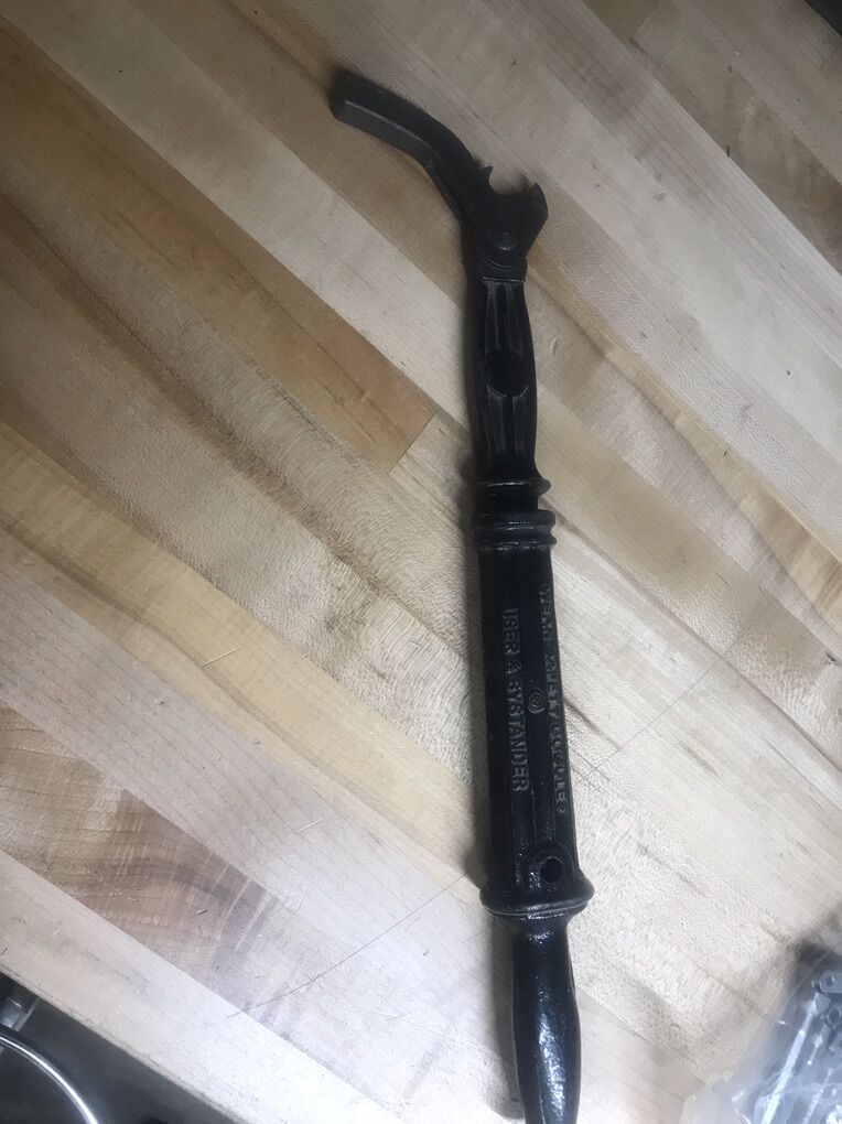 Crescent Slide Action Nail Puller