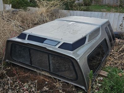 8ft Truck Bed Topper / Camper Shell
