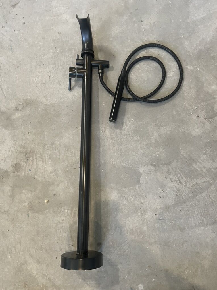 Floor Mount Bathtub Filler/Spout