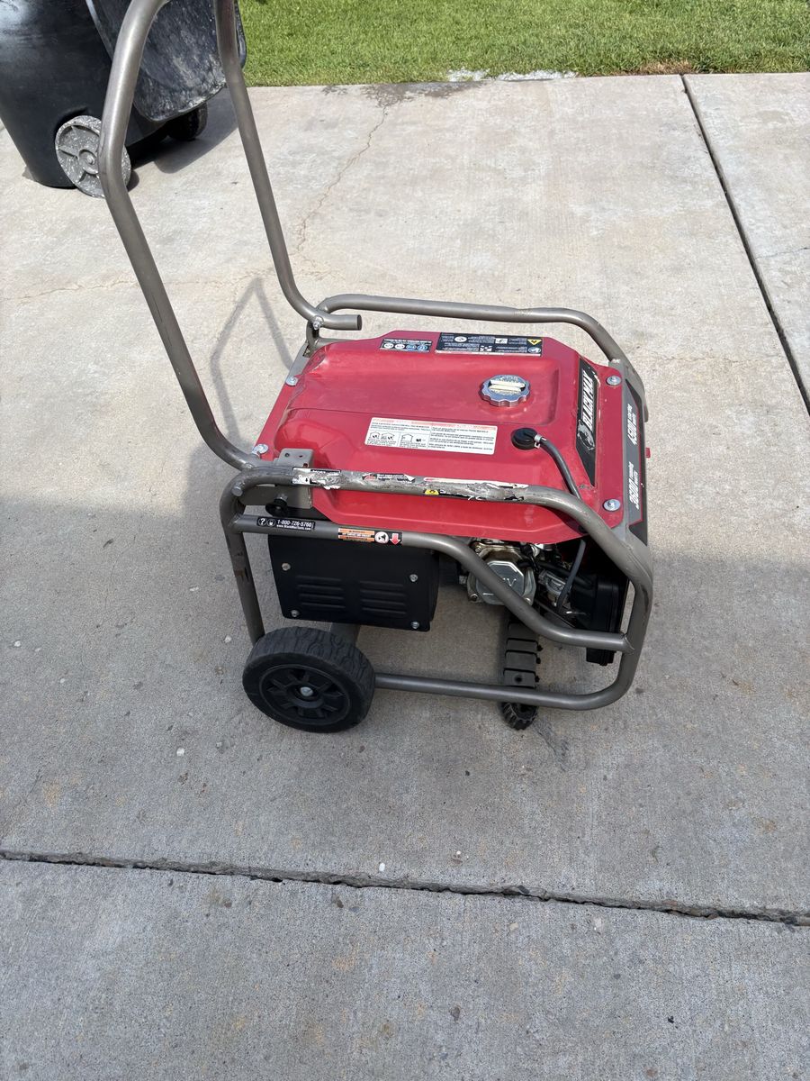 Black Max Portable Gas Generator 3600 Running / 4500 Starting Watts with Wheels