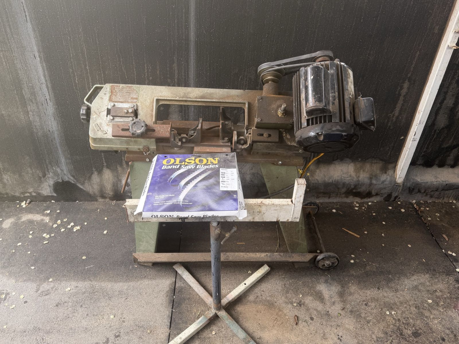 Metal bandsaw