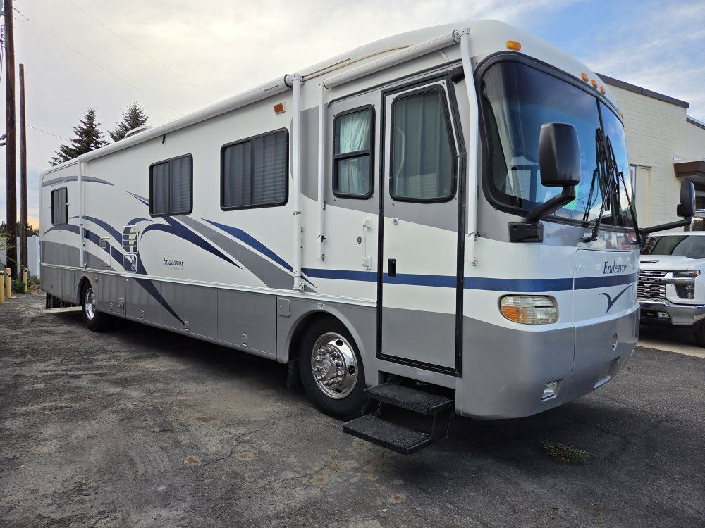2000 Endeavor by Holiday Rambler
