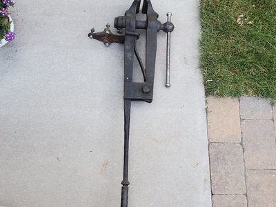 The Columbian Hardware Cleveland Blacksmith Vise