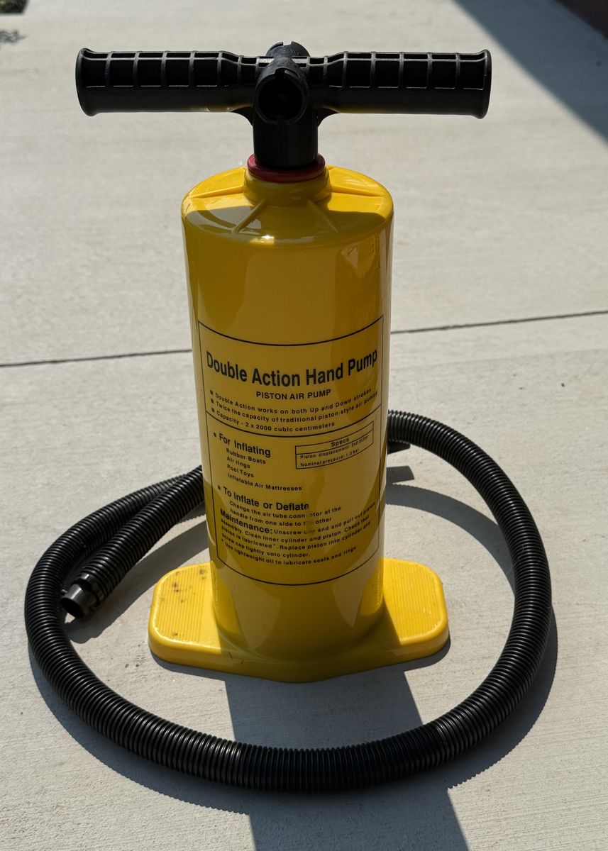 Hand pump