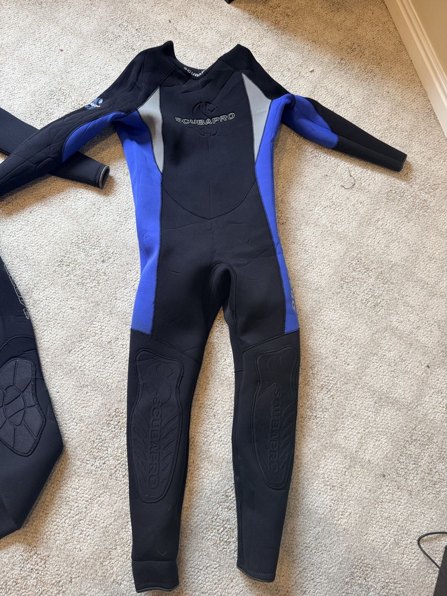 Scubapro scuba diving wetsuit 3m size med