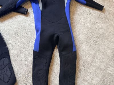 Scubapro scuba diving wetsuit 3m size med