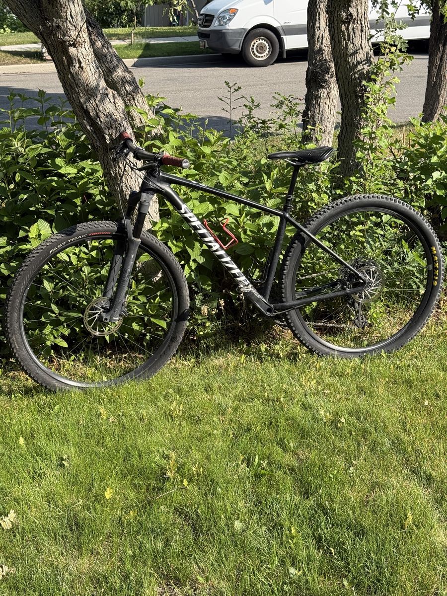 Specialized Chisel Expert Mountain Bike - Black, Hardtail, 29-inch Wheels