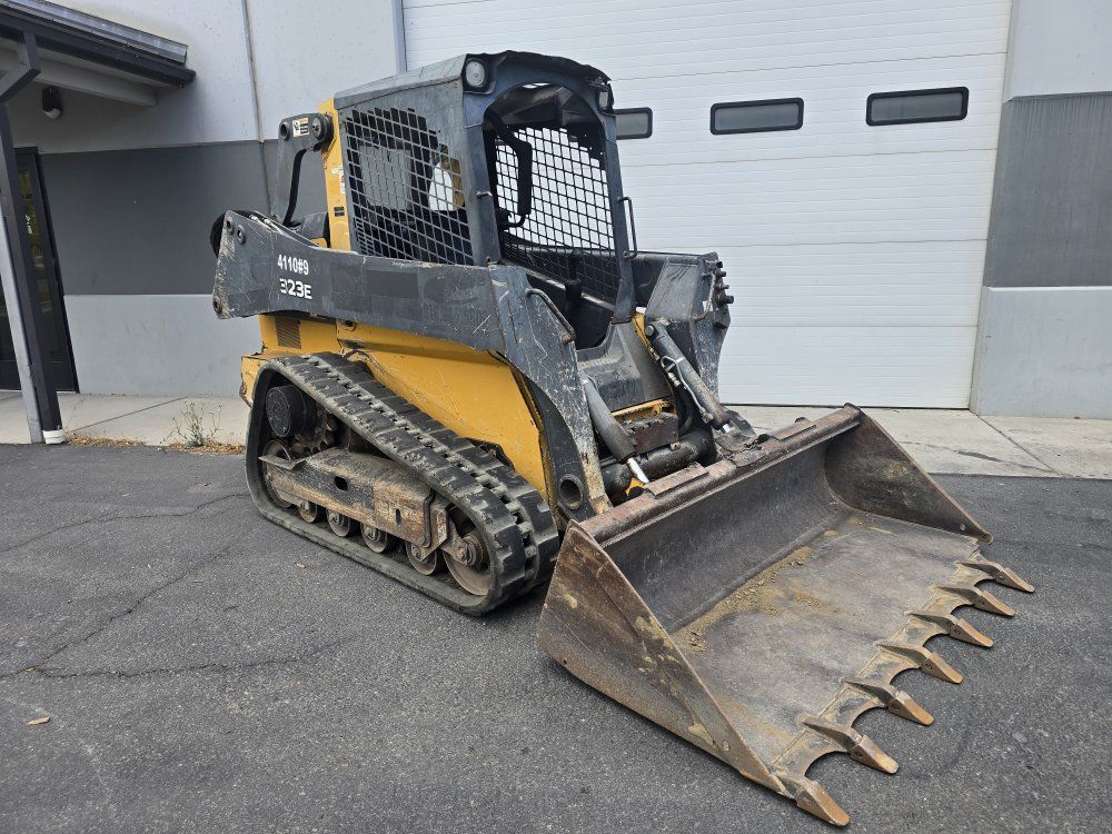 2017 John Deere 323E Compact Track Loader – 2,662 Hours