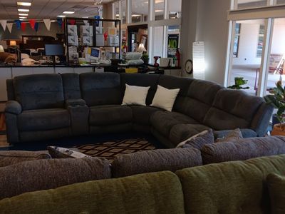Spacious Grey Sectional Sofa Couch with Reclining Seats & Console - Perfect for Living Room