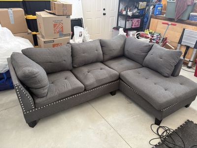 Modern Gray Sectional Sofa with Right Chaise, Tufted Cushions, & Nailhead Trim - Comfy & Clean