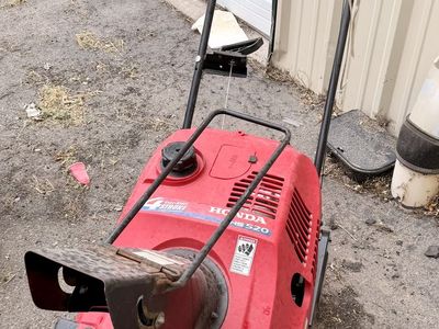 Honda snowblower HS520 $150 OBO