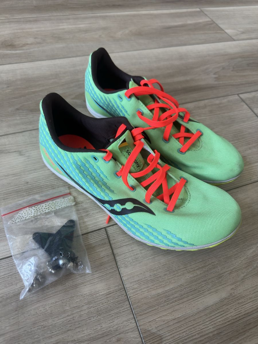 Saucony track shoes w/spikes