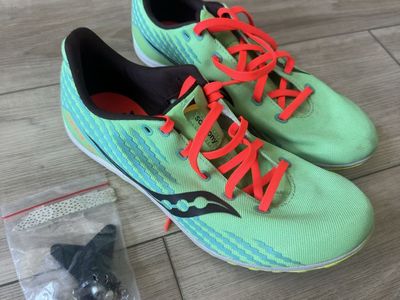 Saucony track shoes w/spikes