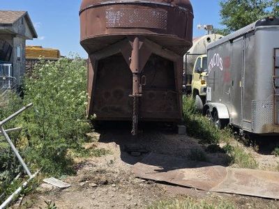 goose neck cattle trailer