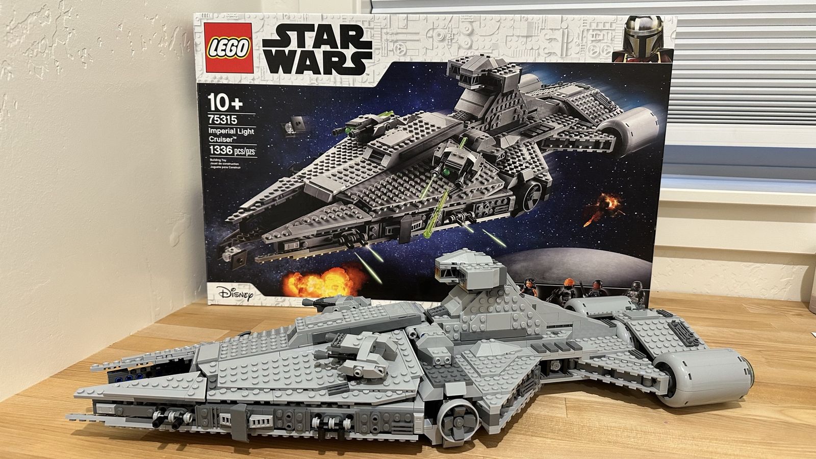 Lego Star Wars Mandalorian Imperial Light Cruiser