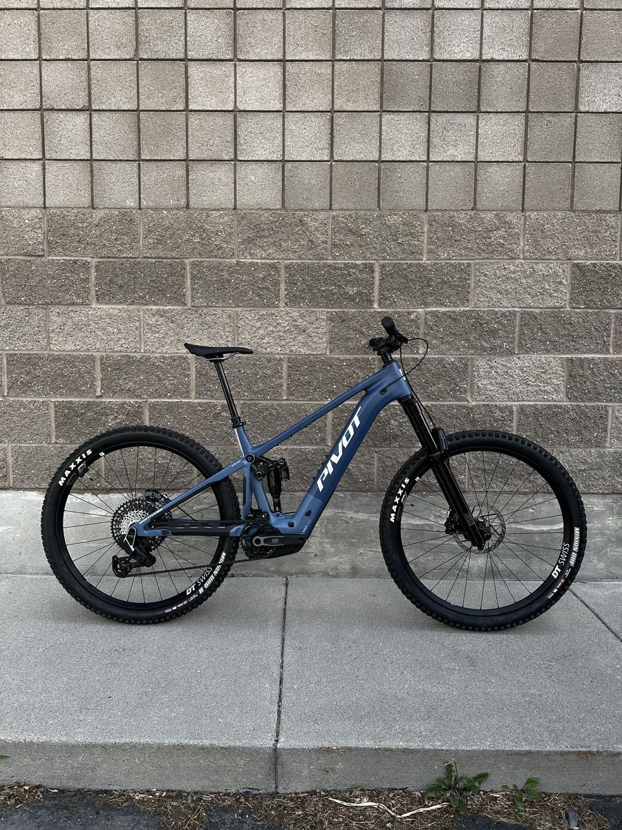 Pivot Shuttle AM Pro XO Eagle Large