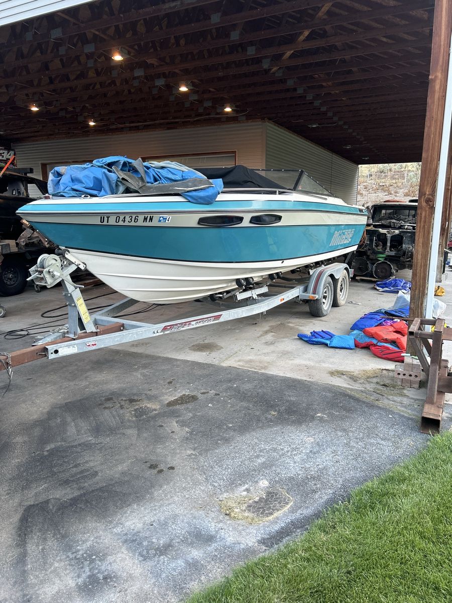 Mirage Ski and Wakeboard Boat with Trailer