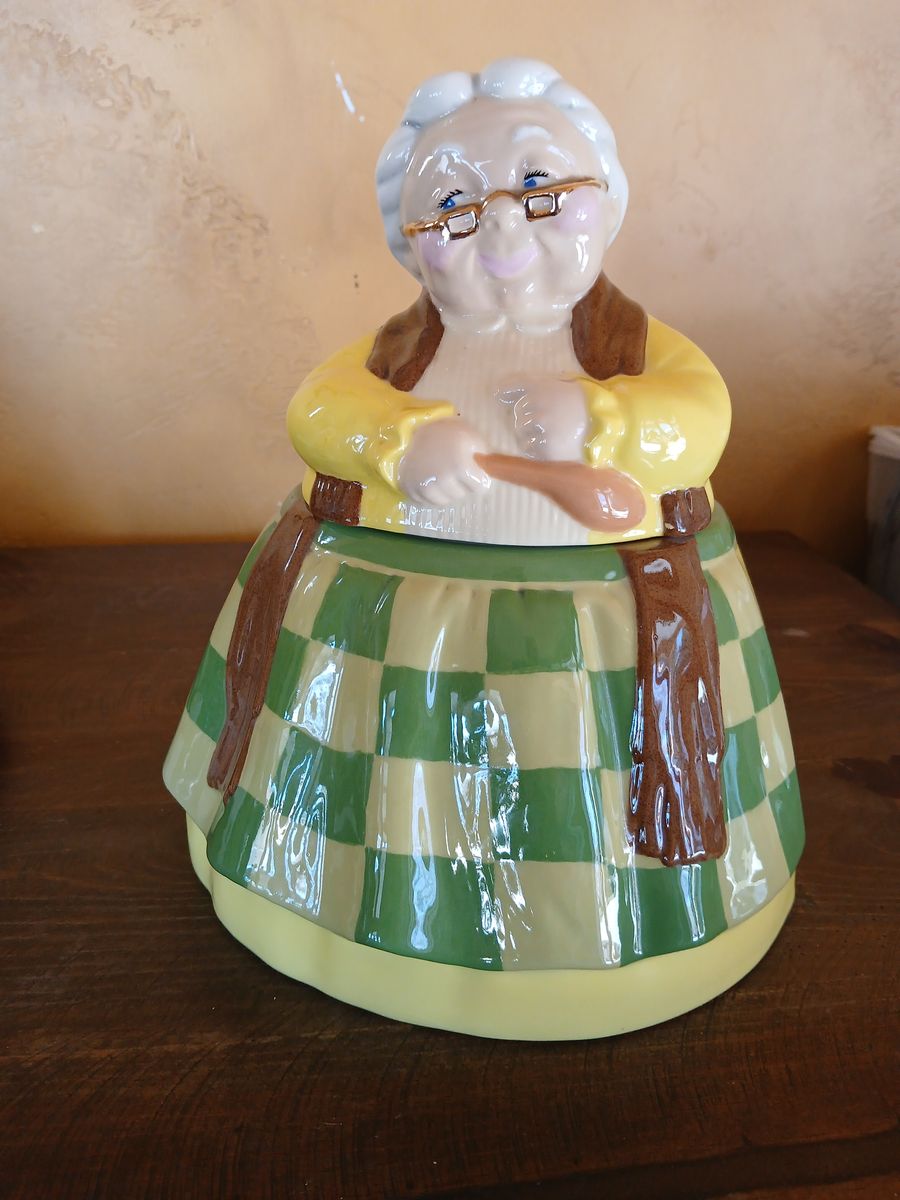 Cookie Jar Grandma