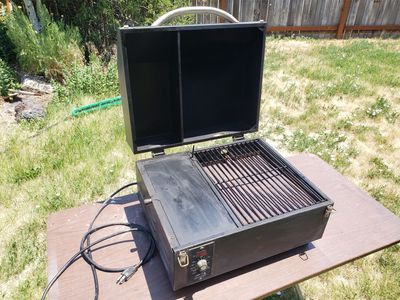 Treager Portable Tabletop Grill and Smoker, model TFT17LLA