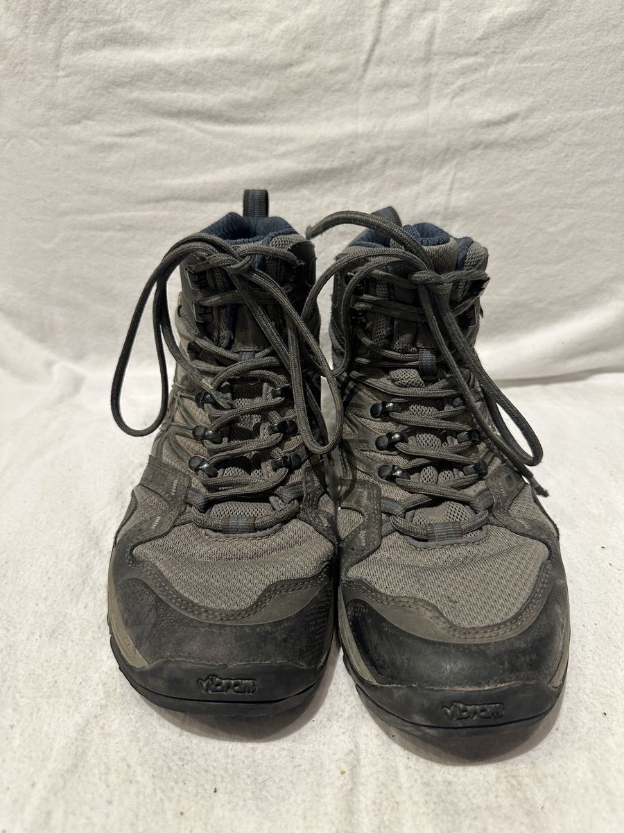 The Northface mens 9 gray Gore-Tex hiking boots