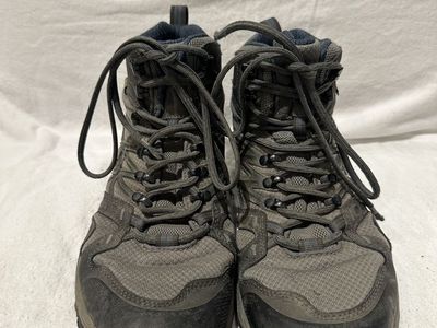 The Northface mens 9 gray Gore-Tex hiking boots