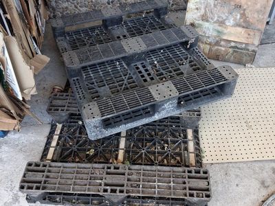 plastic pallets