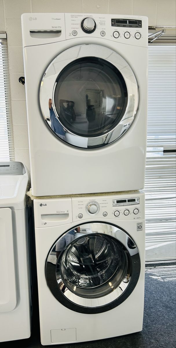 Main image 3