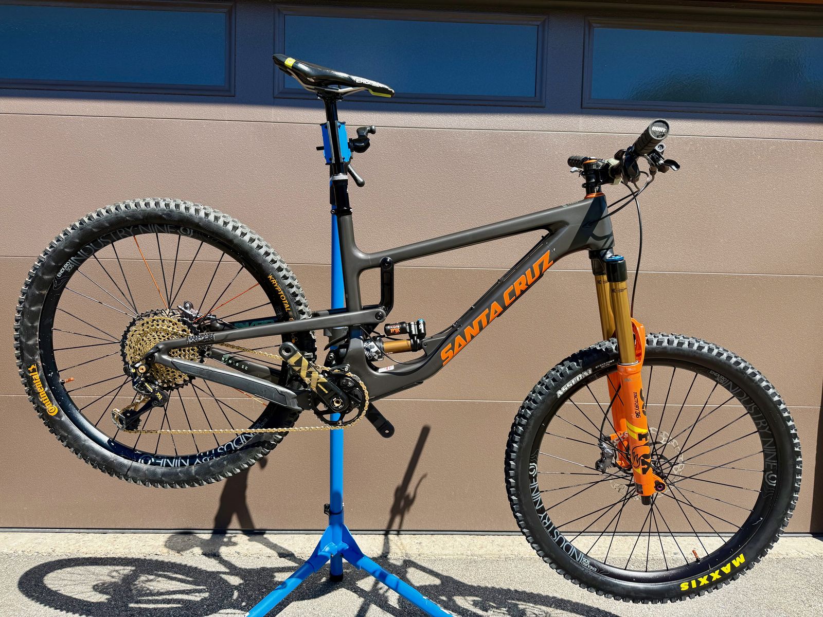 Santa Cruz Nomad CC V4 27.5” Large