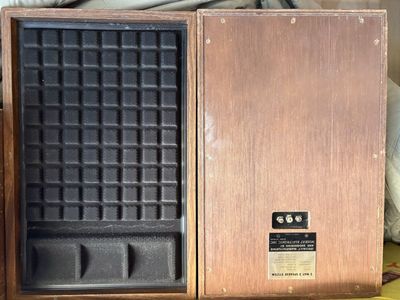 Vintage Muskat Electronic SP-2000 3-Way 3-Speaker System Pair - Wood Cabinet