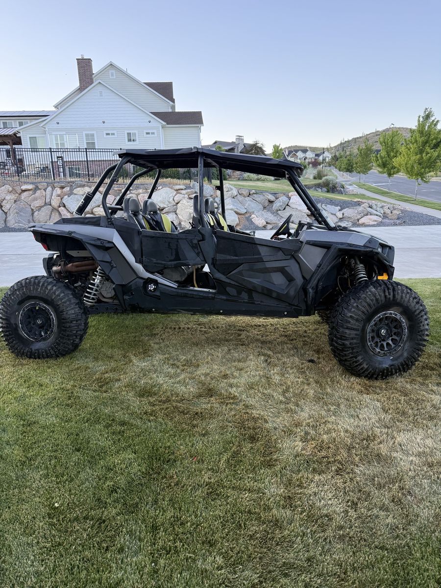 2016 Polaris RZR XP 4 1000 EPS Black Pearl UTV Side-by-Side - (seating and belts for 6)