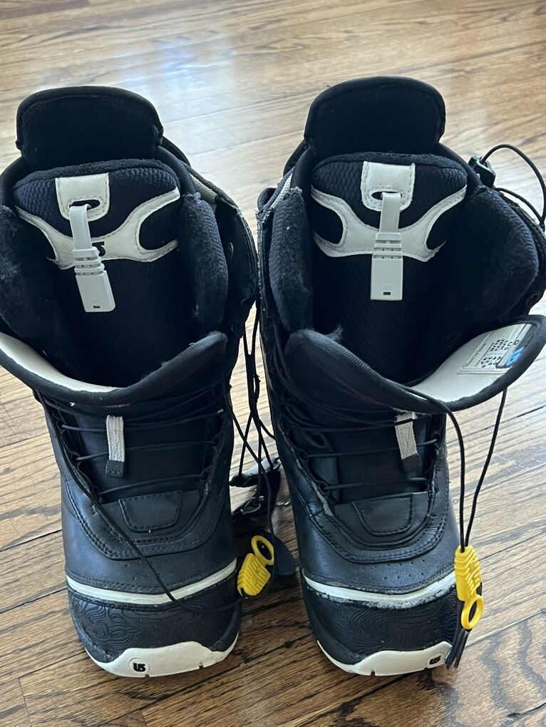 Women's 6.5 Burton Impulse 3 Snowboarding Boots