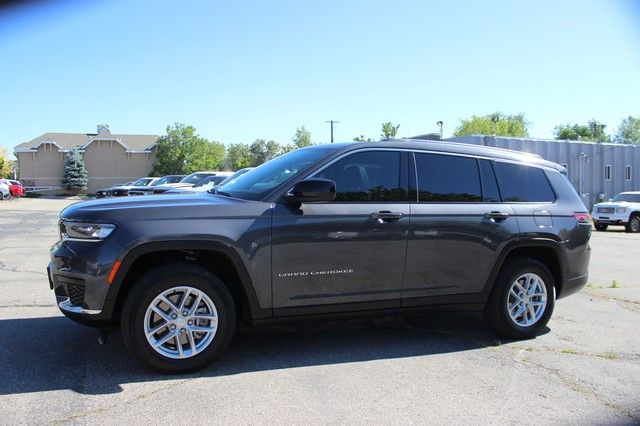 2022 Jeep Grand Cherokee L Laredo