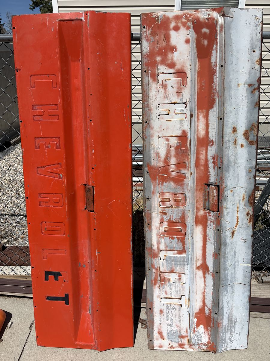 2 Each 67 Thru 72 Chevrolet Tailgates