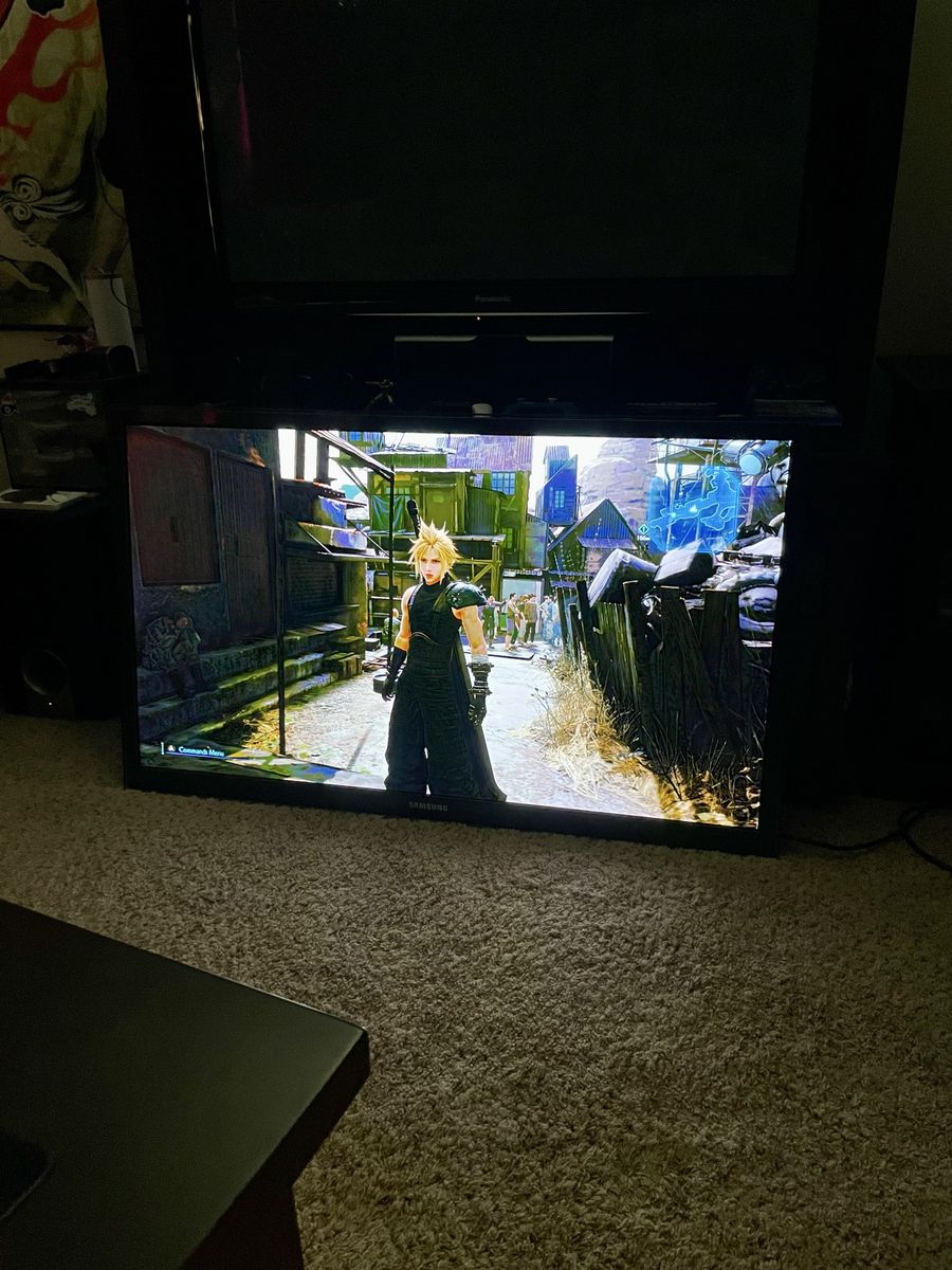Samsung 50” 3D Plasma TV w/Remote & 3D glasses 3x - Great for Gaming, Clear Picture Quality