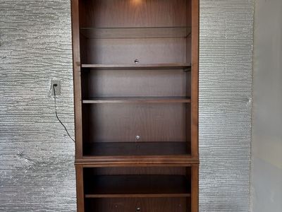 Sturdy bookshelf with built-in light