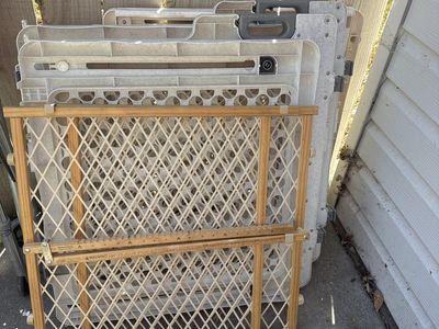 Pet / Child Gate Various Sizes adjustable