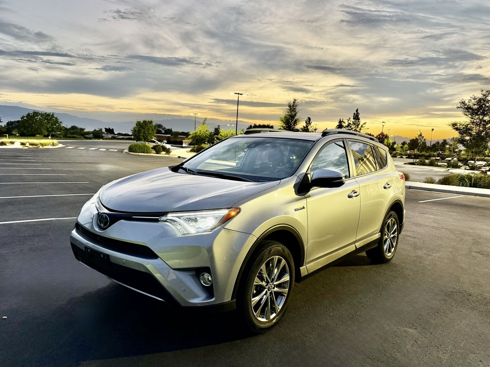 2017 Toyota RAV4 Hybrid XLE