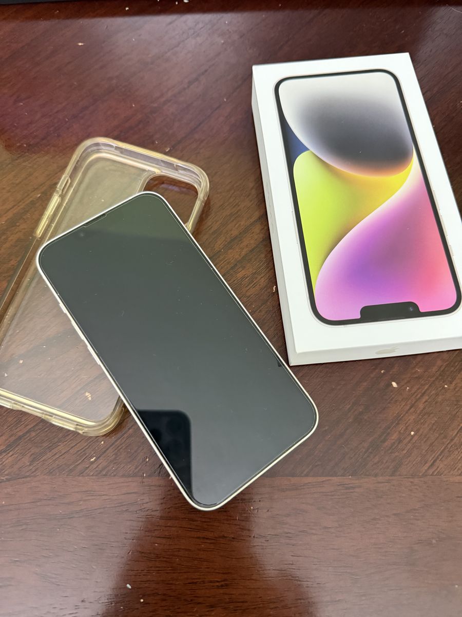 iPhone 14 white