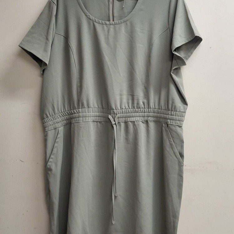Womens XXL 32° brand dress
