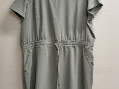 Womens XXL 32° brand dress